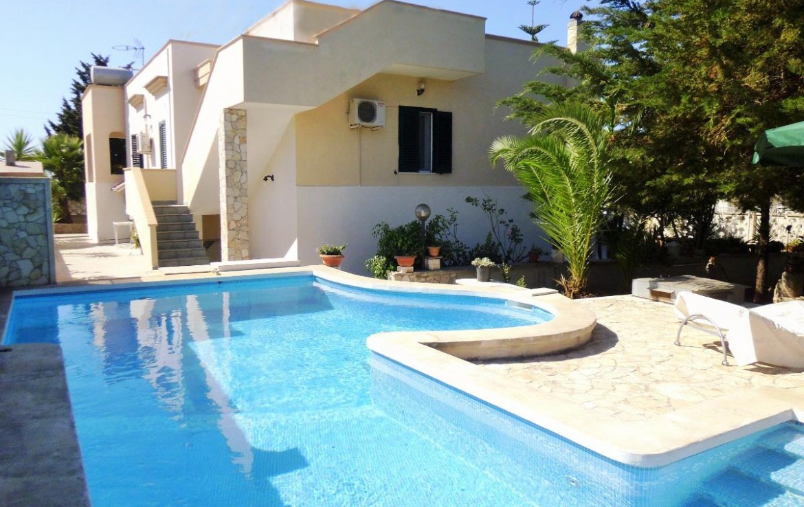villa con piscina a Gallipoli in vendita