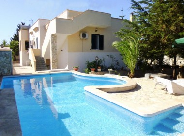 villa con piscina a Gallipoli in vendita