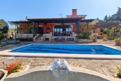 villa con piscina a Casarano