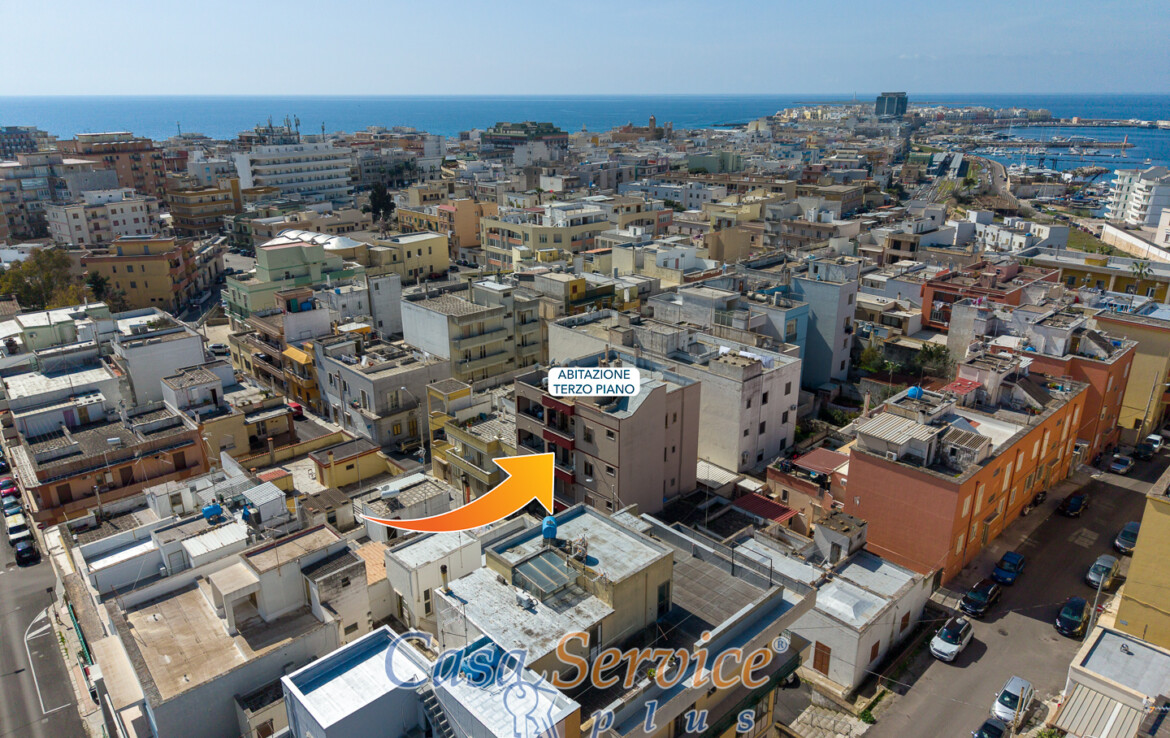 Gallipoli Ampia Abitazione con terrazzo a livello