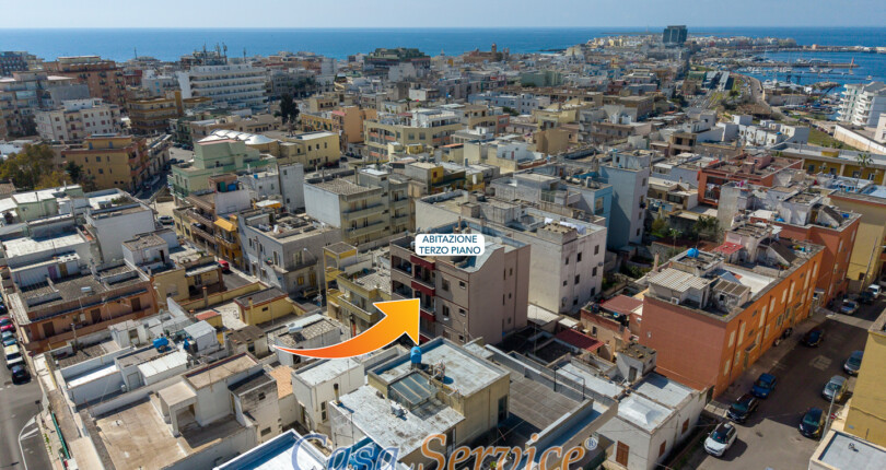 Gallipoli Ampia Abitazione con terrazzo a livello