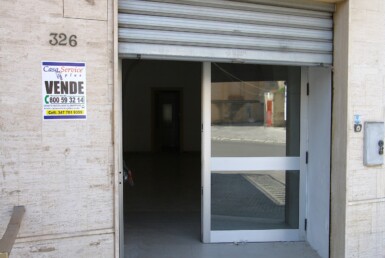 Locale commerciale in zona centrale a Matino